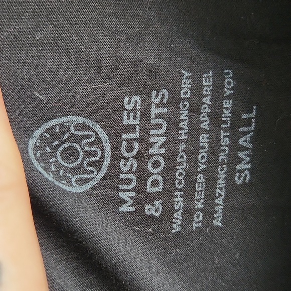 Donut touch long sleeve cropped tee - Picture 3 of 5